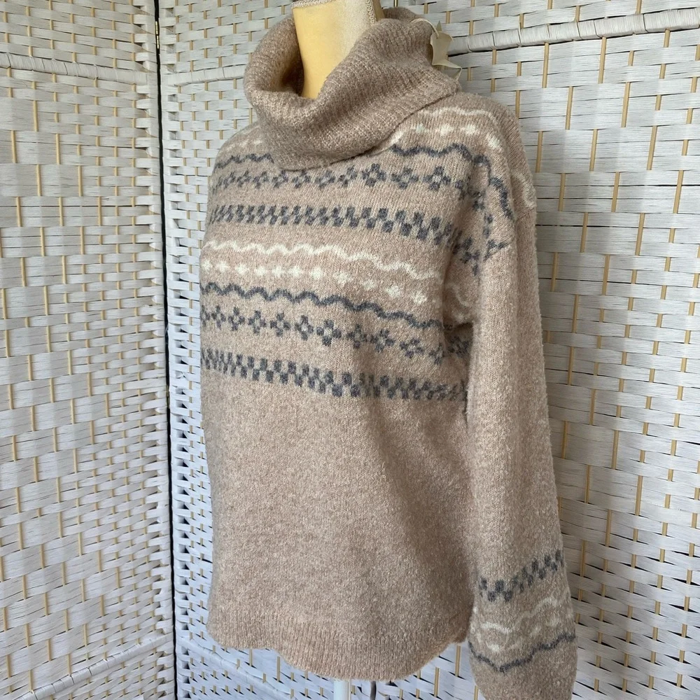 NWT Hem & Thread Fair Isle Turtle Neck Sweater Ivory and Tan with Blue colors - Picture 5 of 12
